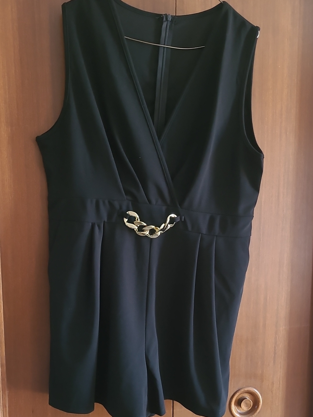 XL Black Sleeveless V-Neck Romper with Gold Chain Detail
